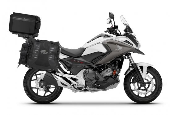 Kompletná sada bočných adventure vakov SHAD TERRA TR40 a hliníkového 55 L vrchného kufru ,vrátane montážnej sady SHAD HONDA NC750X